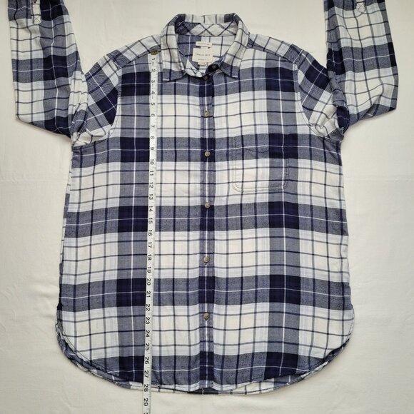 American Eagle Plaid Flannel Button-Up Shirt Blue White Boyfriend Fit XL Grunge - Picture 9 of 10